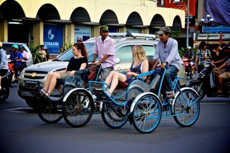 tour en ciclotaxi por saigón (fuente viator)