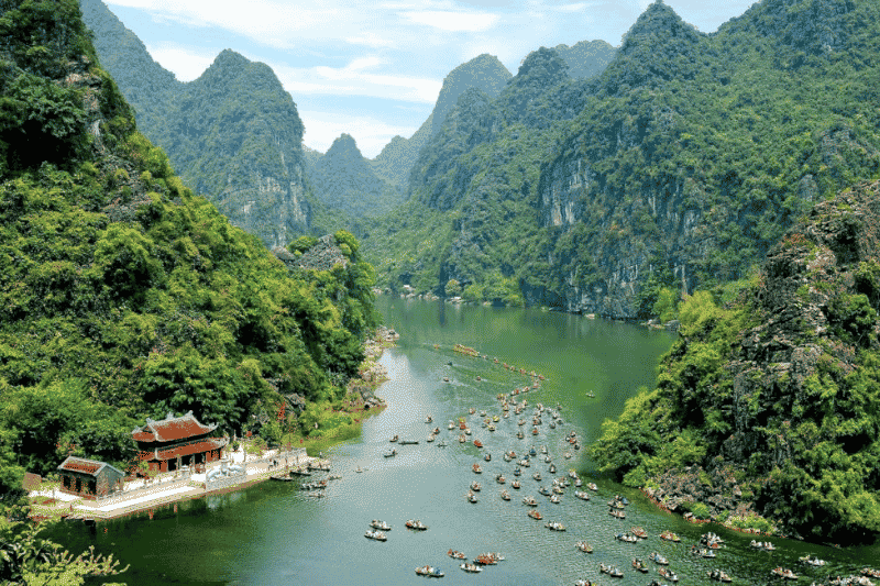 un paraíso escondido entre montañas y ríos en trang an (1) (1)