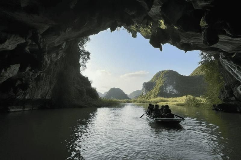 la grotte bong à van long, ninh binh vietnam
